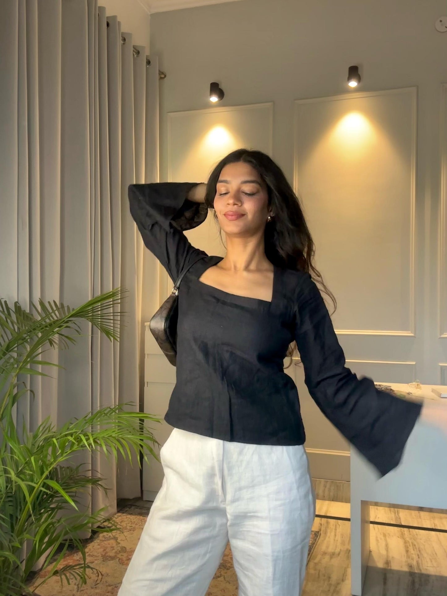 NAOMI BLACK TOP